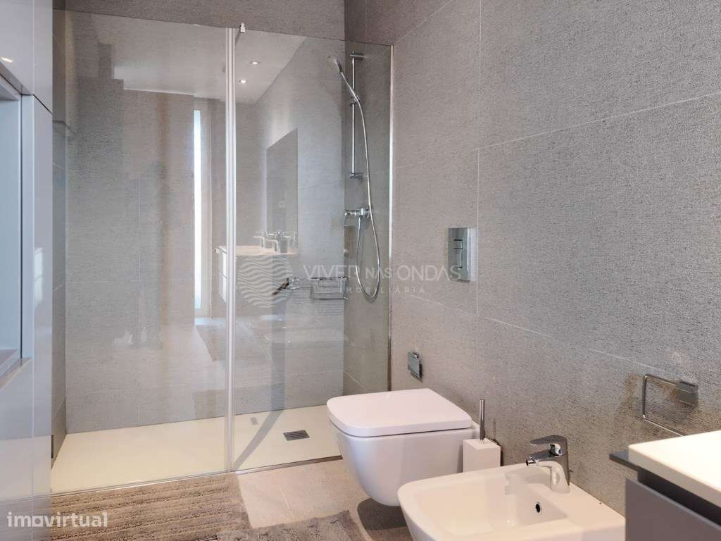 Luxuosa Moradia com 548 m2 - Premium com Piscina - 25 minutos do PORTO-32