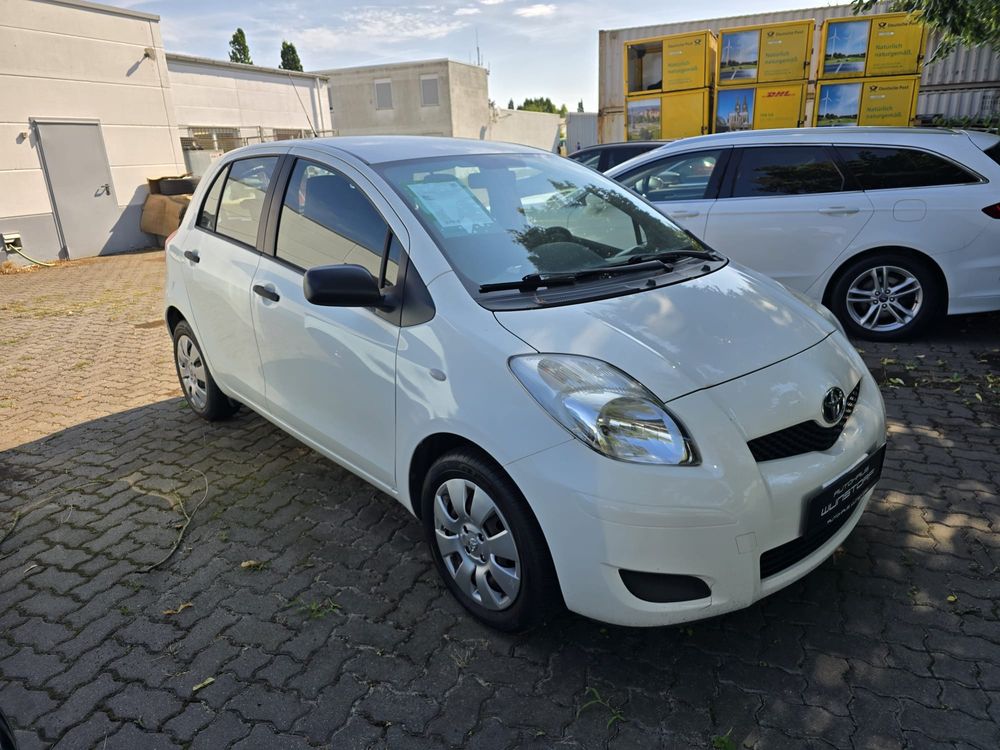 Toyota Yaris II (2005-2011) 1.0 Active 2011