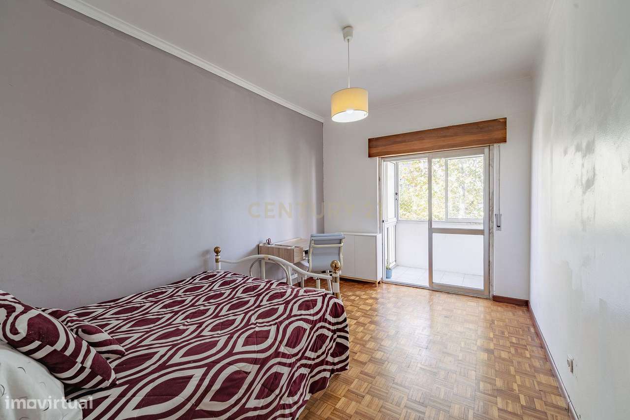 Apartamento T2 na Quinta do Rouxinol, Corroios-13