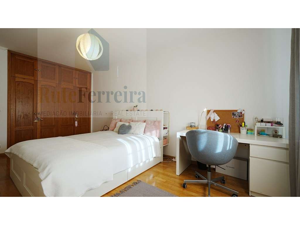 Já viu a área deste apartamento T3 com terraço- Mafra !!-13