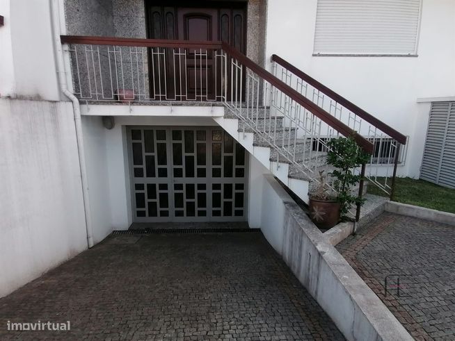Moradia em Banda T4 Venda em Rio Tinto,Gondomar-0