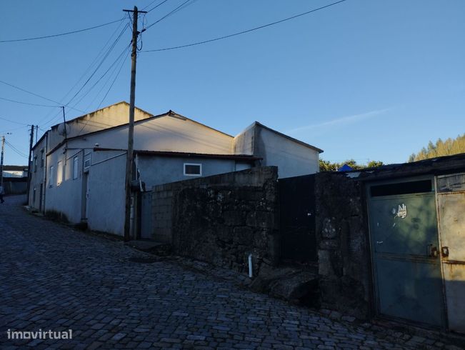 CASA Rés/Chão para Restaurar ou fazer prèdio em Leça do Balio-0