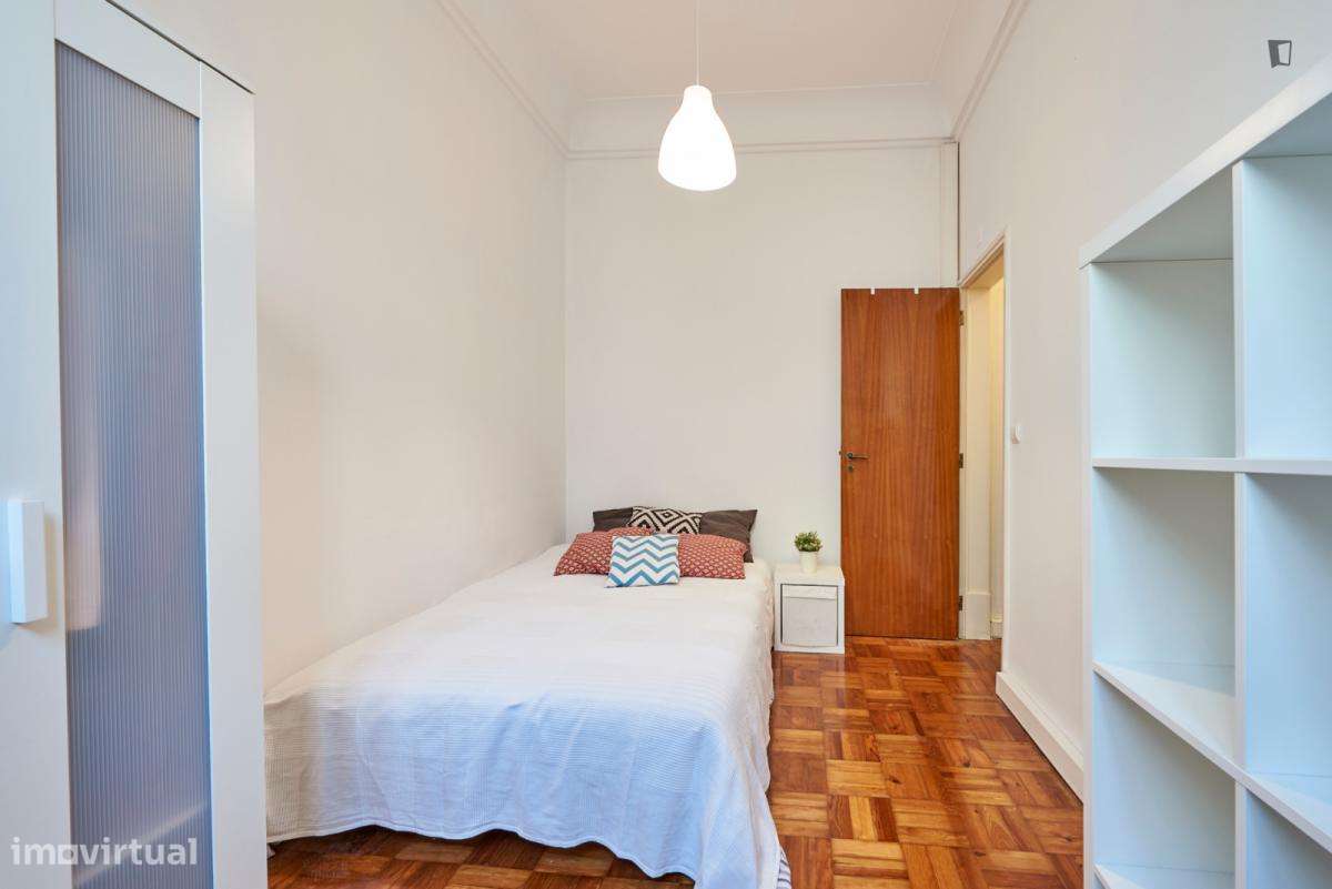Quarto - localizado em Alameda Lisbon - Grande imagem: 3/10
