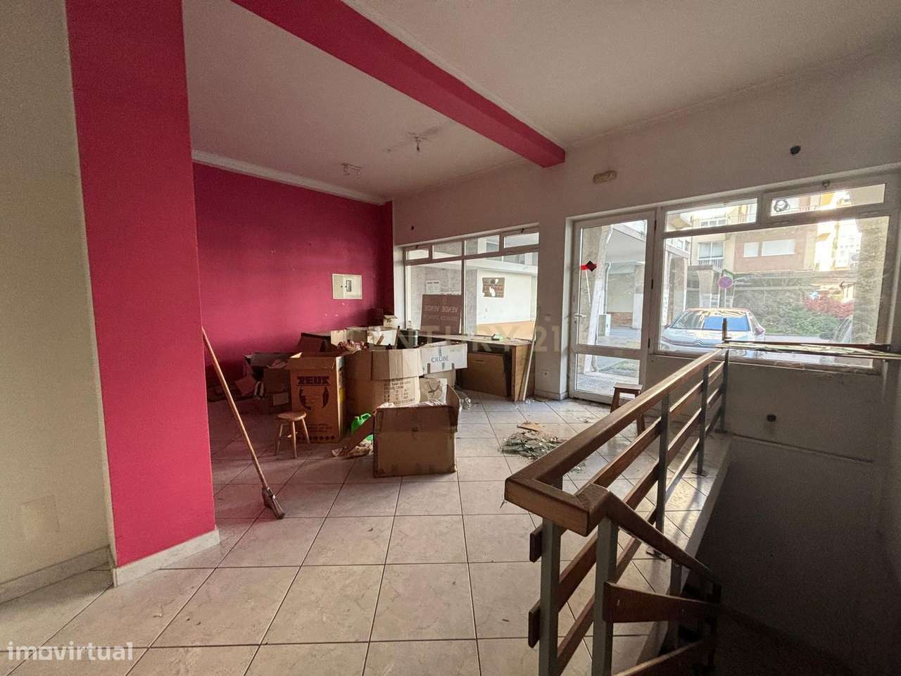 Loja com 84m2 em Mirandela - Grande imagem: 2/6