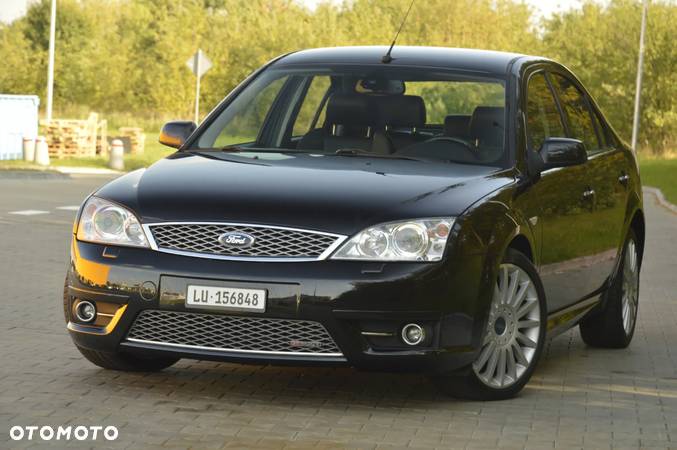 Ford Mondeo V6 ST 220 - 2