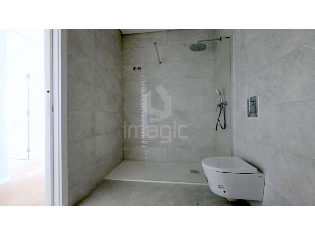 MORADIA T4 TÉRREA NOVA em SANTO ISIDORO-18