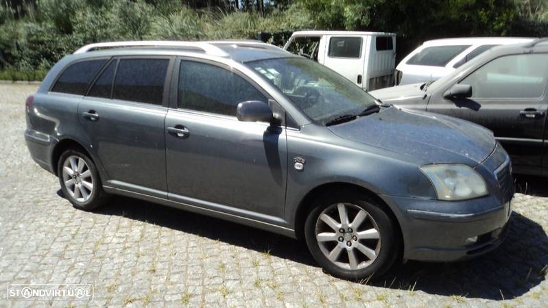 Toyota Avensis Wagon 2.0 D-4D 2004 - Para Peças - 9