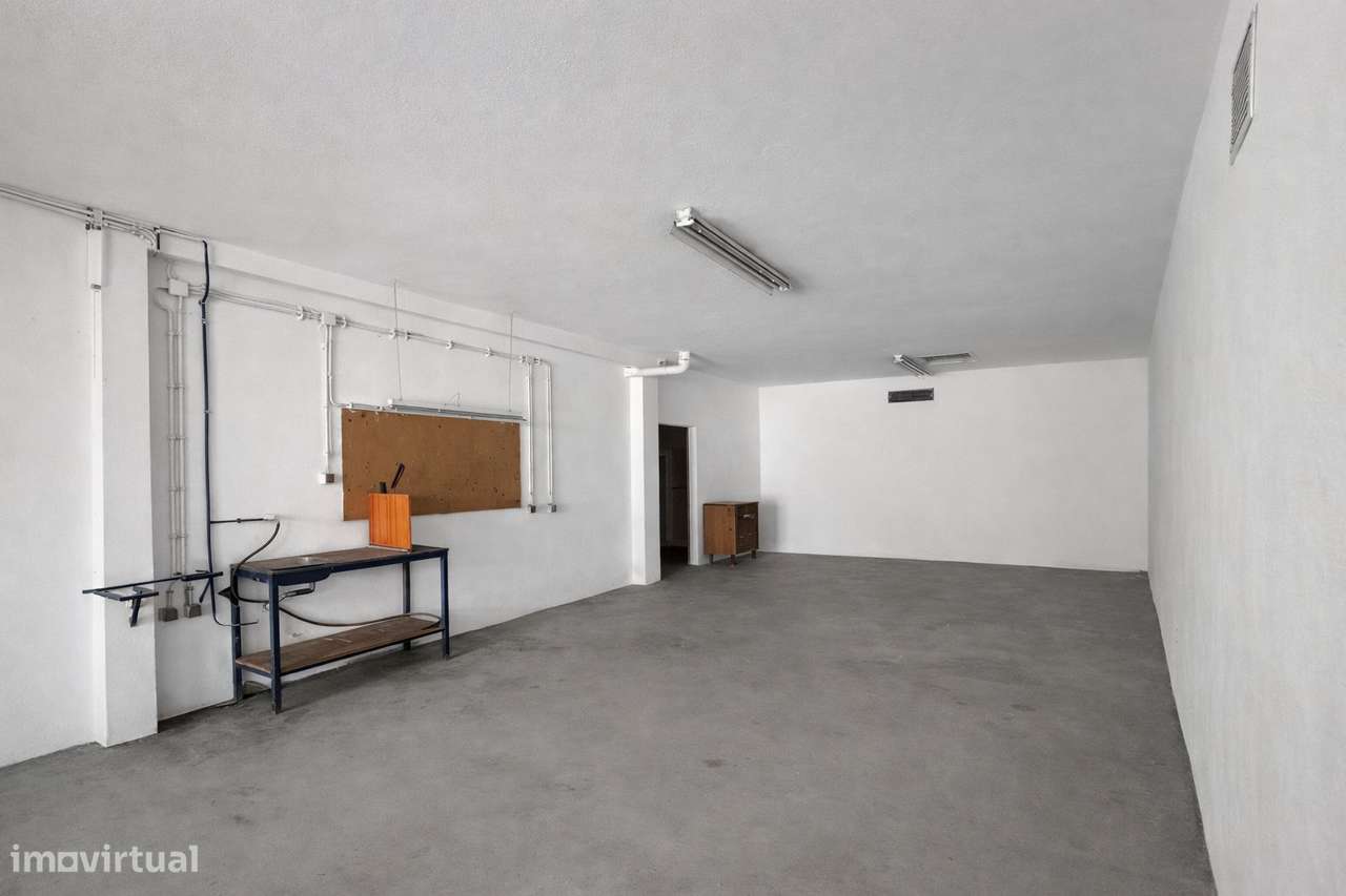 Loja, 120 m², Ramada e Caneças - Grande imagem: 5/7