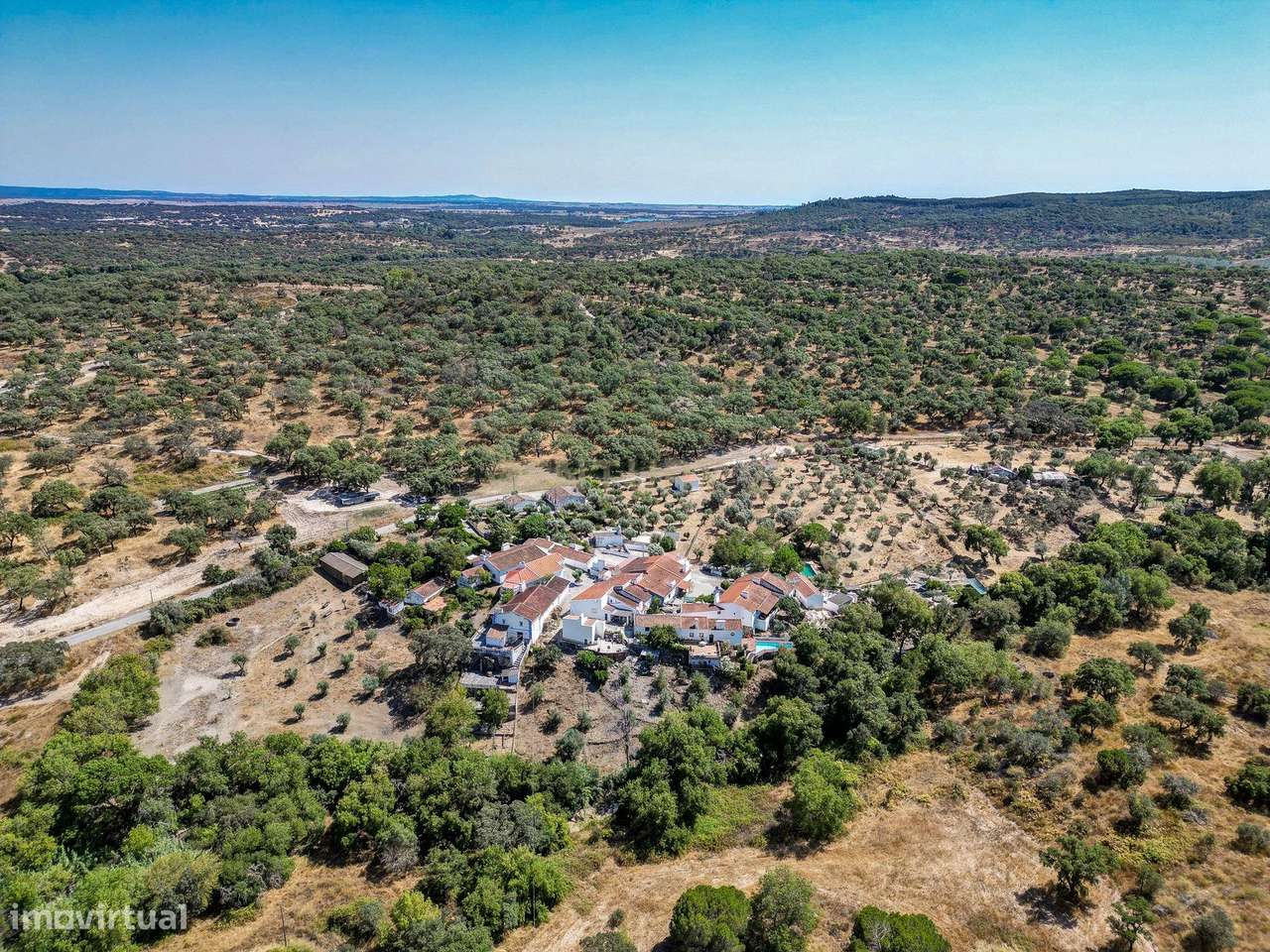 Moradia Térrea com Terreno de 950 m² a Apenas 8 km de Évora-22