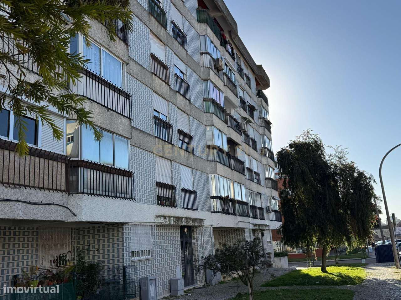 Apartamento T3 totalmente remodelado- Urbisado, Setúbal-0