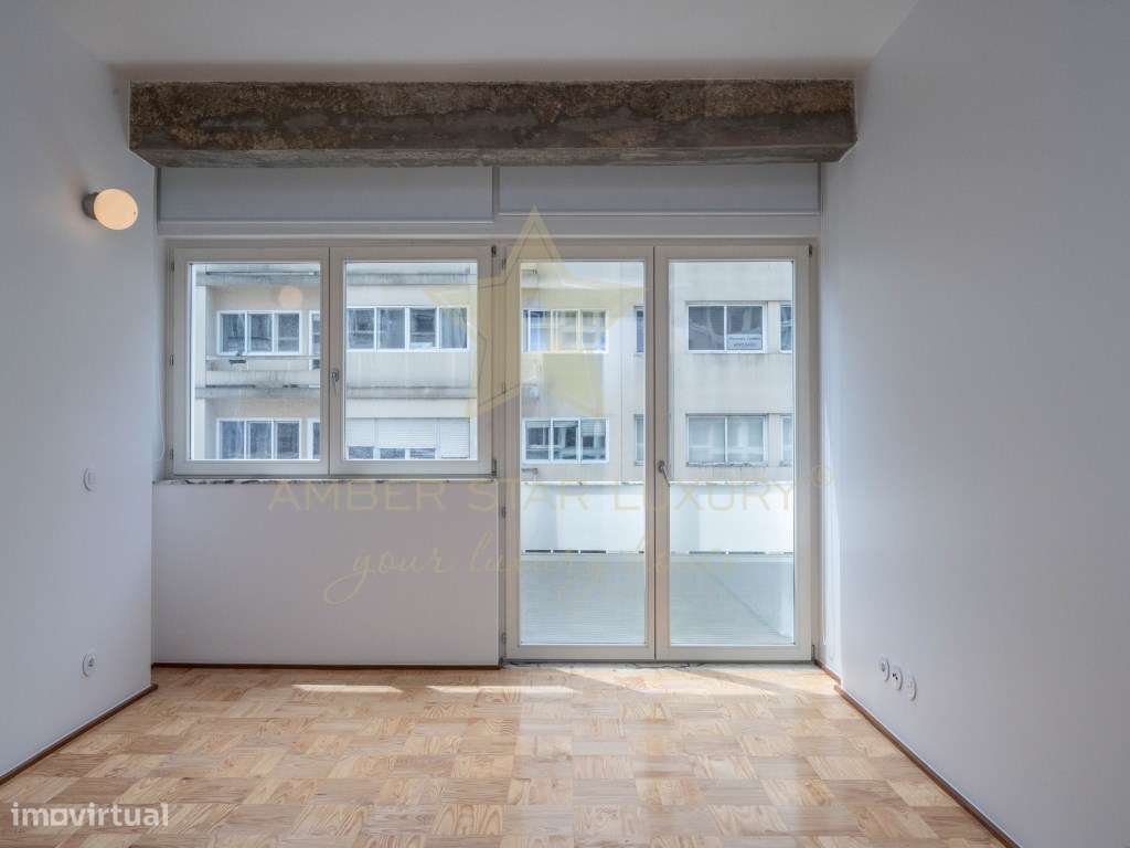 Apartamento T1 de 55 m2 a 300 m da Estação de Metro dos Aliados! - Grande imagem: 3/13