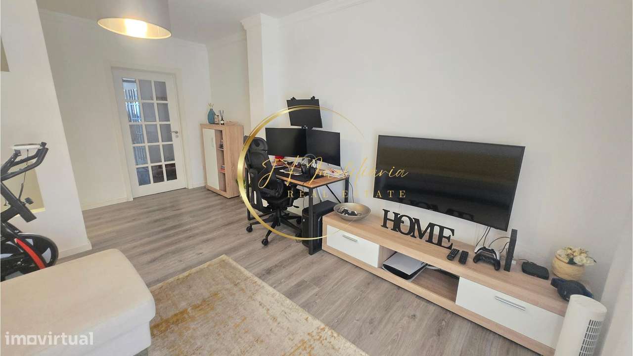 Apartamento T2 em Azurva com garagem-11