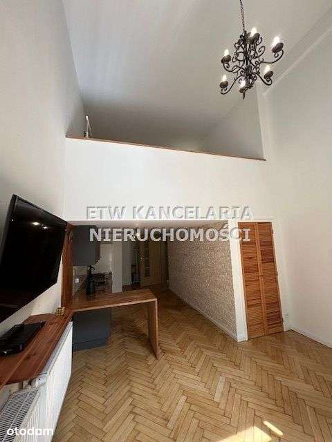 Loftowe mieszkanie w kamienicy z ogródkiem-2