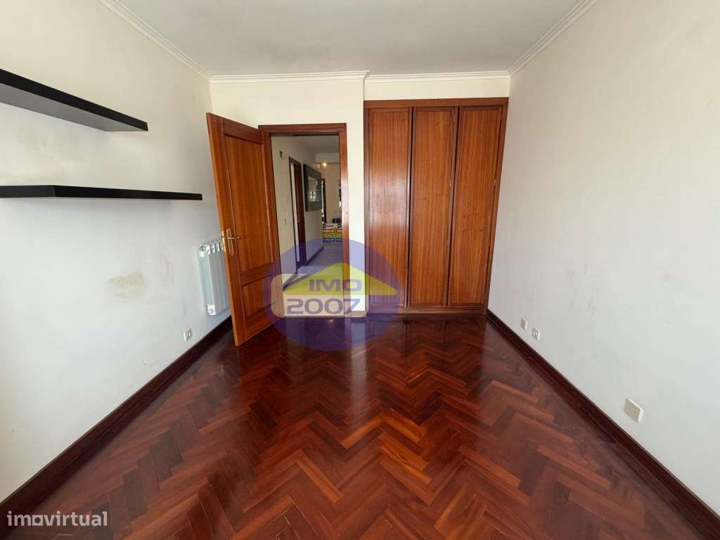 Apartamento T3 com terraço em Paços de Brandão-22