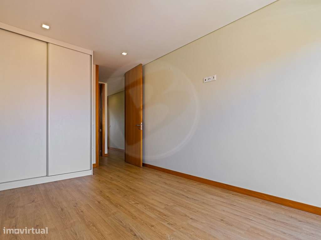 T2 NOVO no Último Piso em 1ª Linha de Mar c/ Terraço em Vila do Conde-7