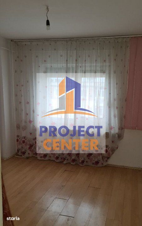 Apartament 3 camere, decomandat, Trivale, cu balcon