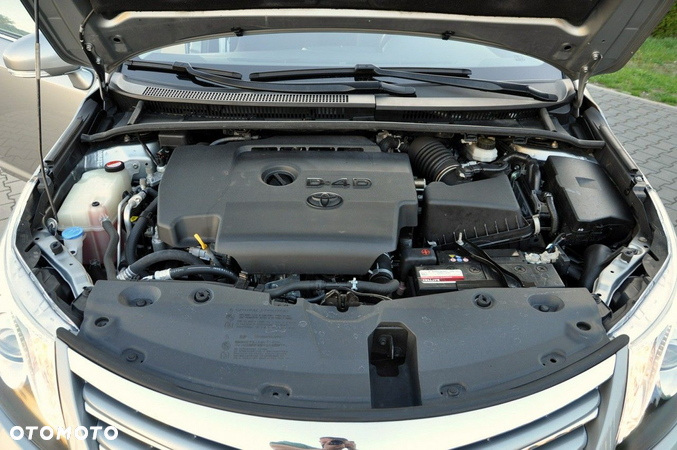 Toyota Avensis - 38