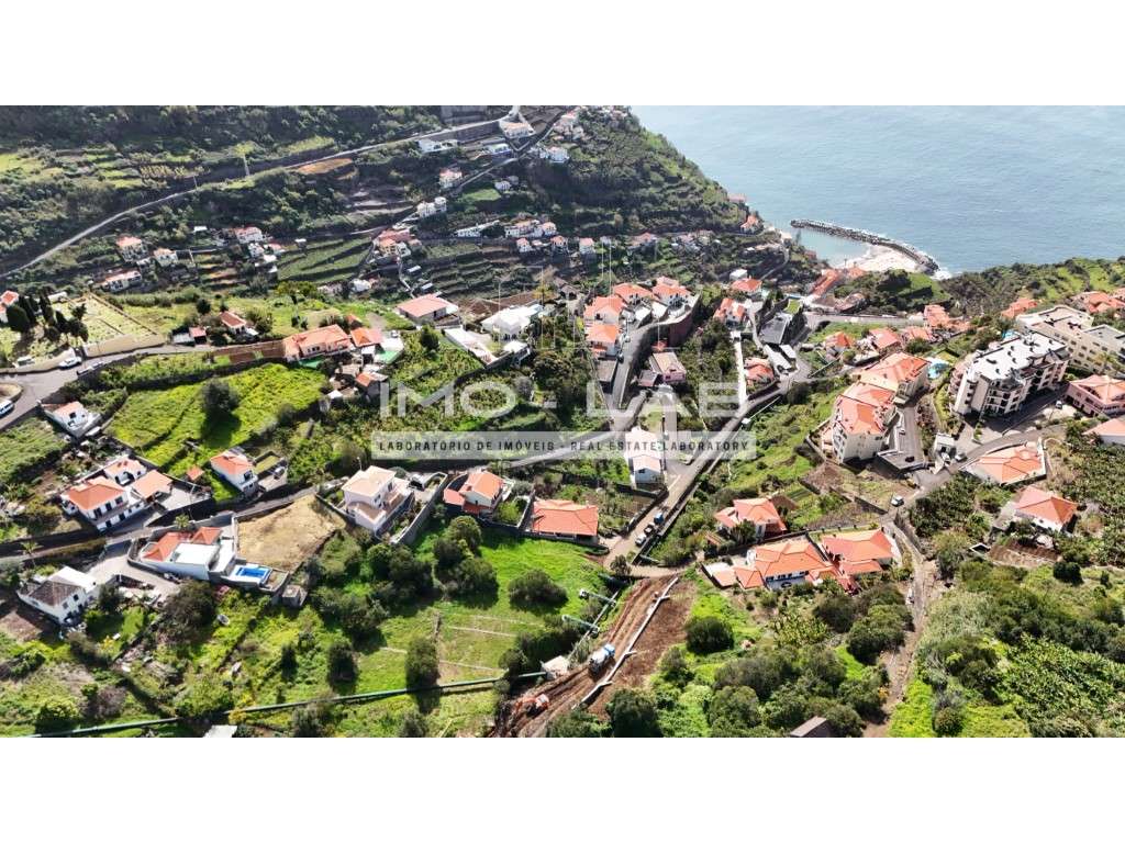 Terreno com 1033 - ENORME POTENCIAL - Calheta-12