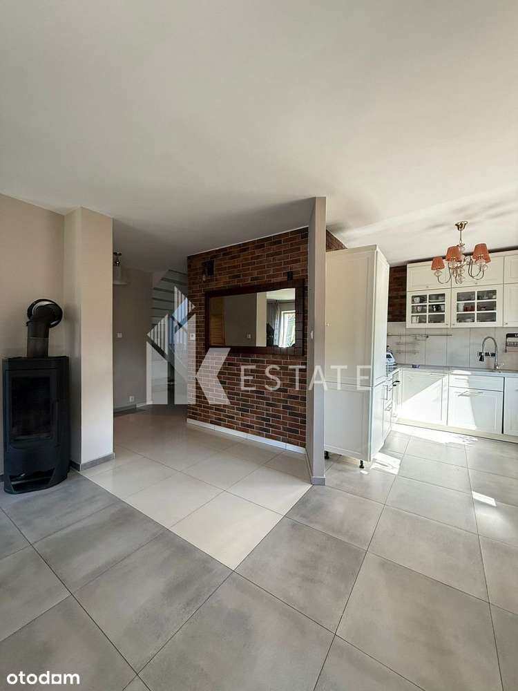 WYJĄTKOWY DOM W DOŁUJACH PRZY LESIE, DZIAŁKA 866 m-0