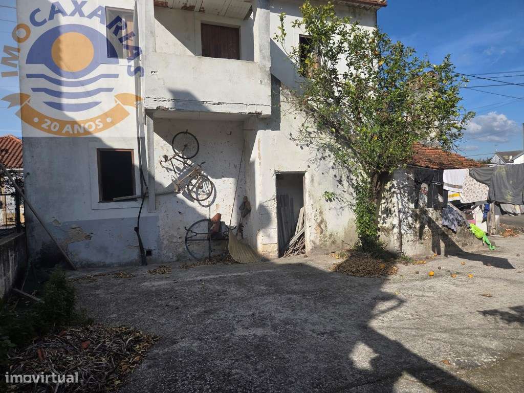 Moradia Rústica com Pátio e Anexos para Recuperar - Urqueira, Ourém-38
