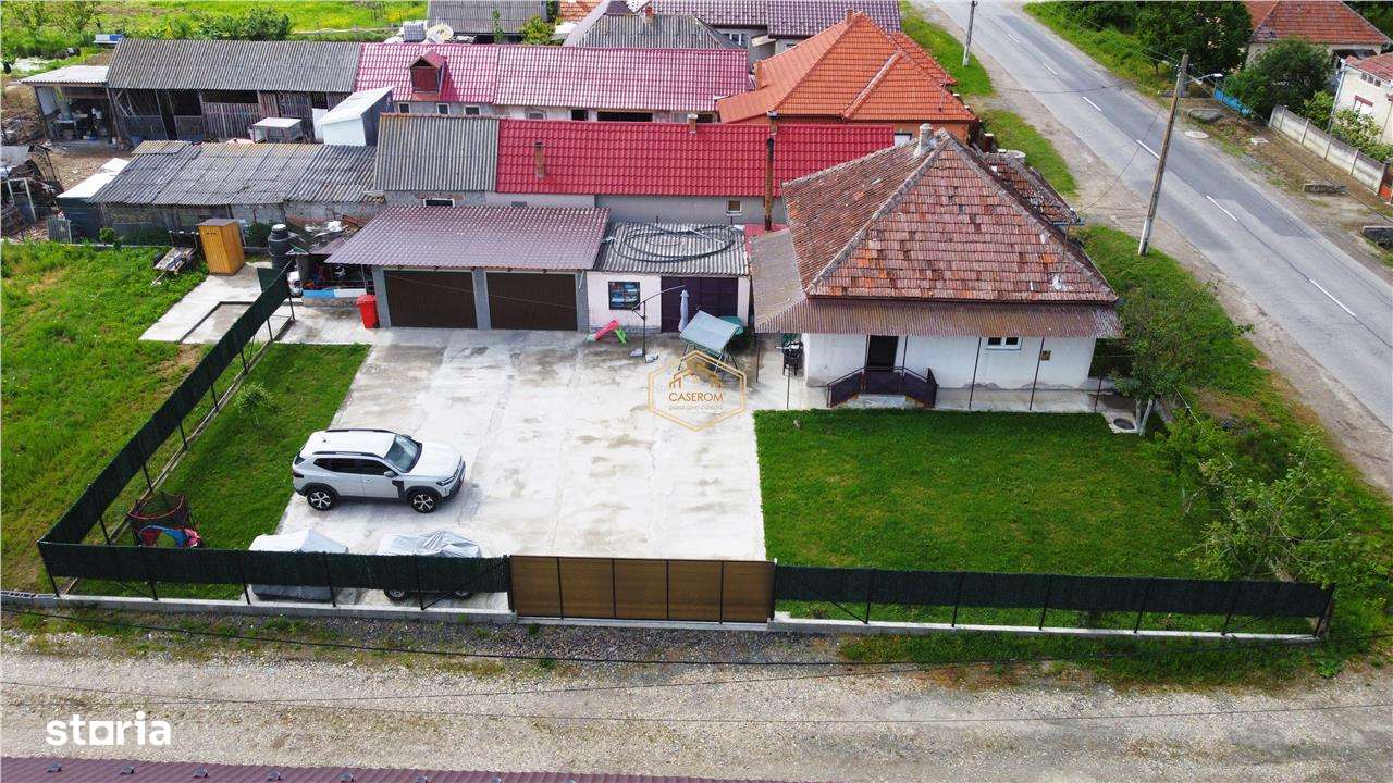 VIDEO - Casa si teren cu deschidere la 3 strazi | 10 minute Satu Mare - Imagine principală: 3/18