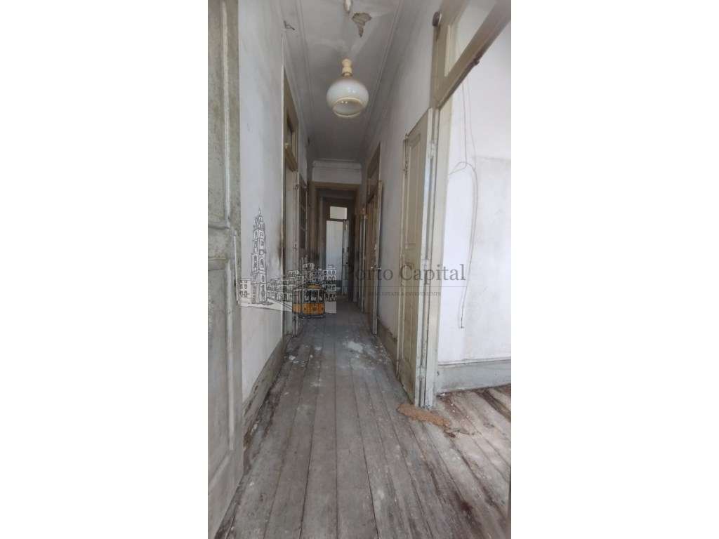 Excelente prédio com boas áreas com uma boa localização próximo ao ... - Grande imagem: 2/36