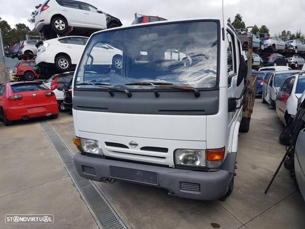 Nissan Cabstar para peças - 1