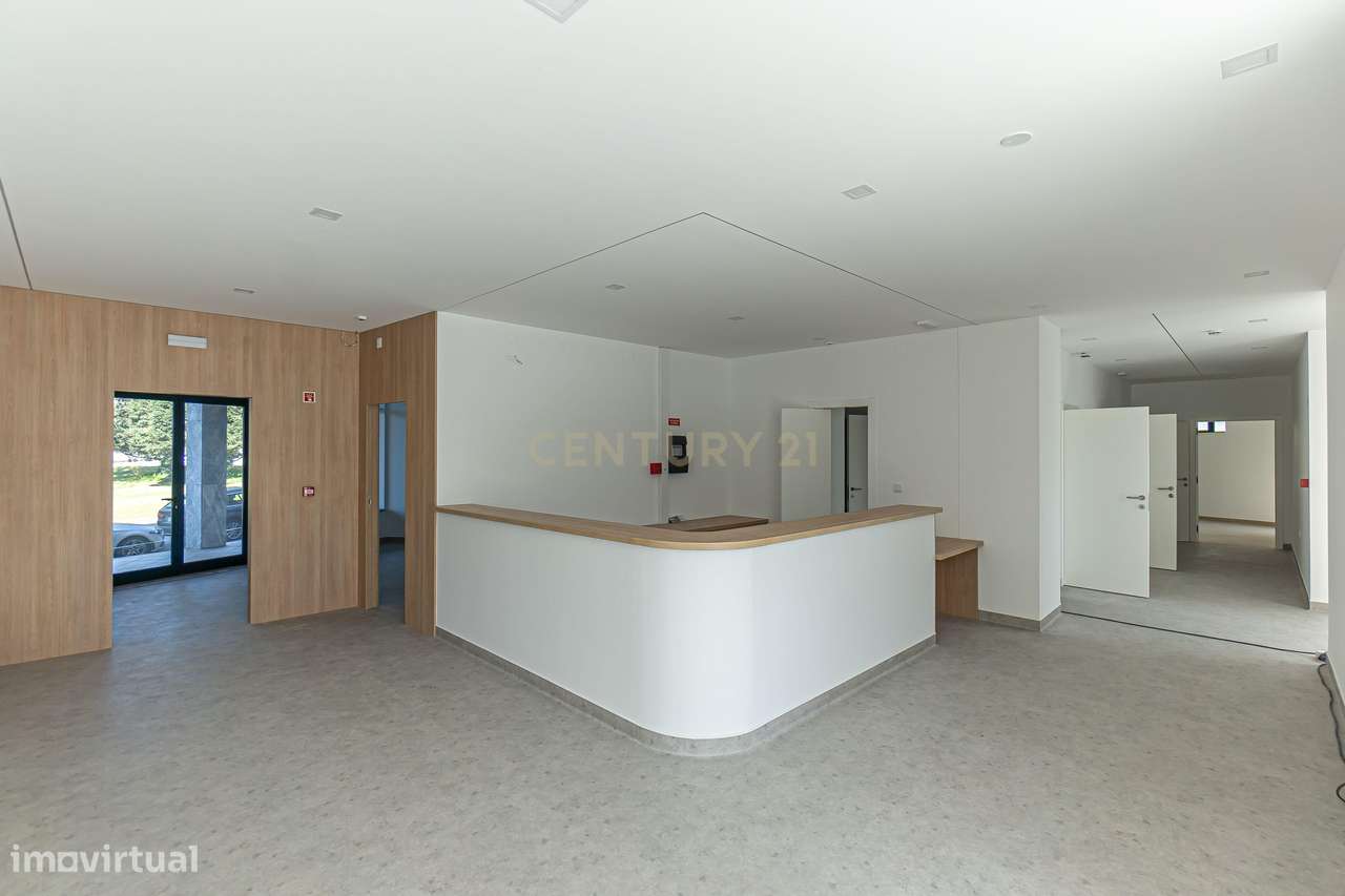 Policlínica Nova com 10 Gabinetes – Médicos, Dentária e Enfermagem - Grande imagem: 5/42