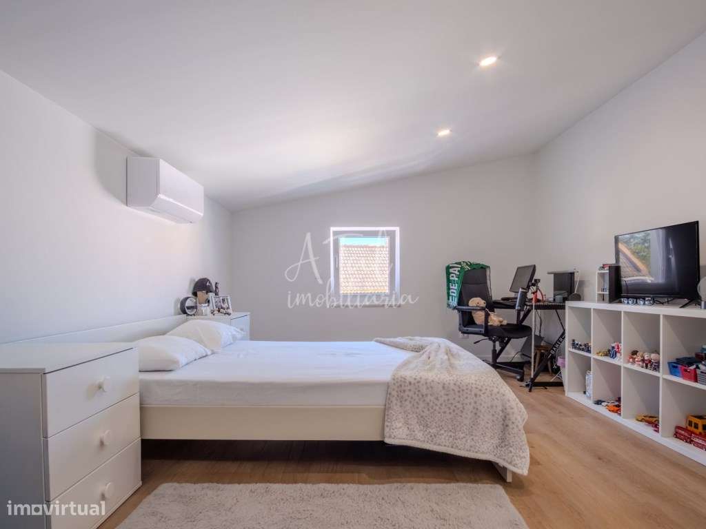 Moradia T6 com piscina e três suítes na Quinta do Abrantes | Uma no...-46