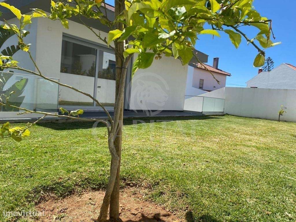 MORADIA T4 CONTEMPORÂNEA NO ZAMBUJAL, ALCABIDECHE-17
