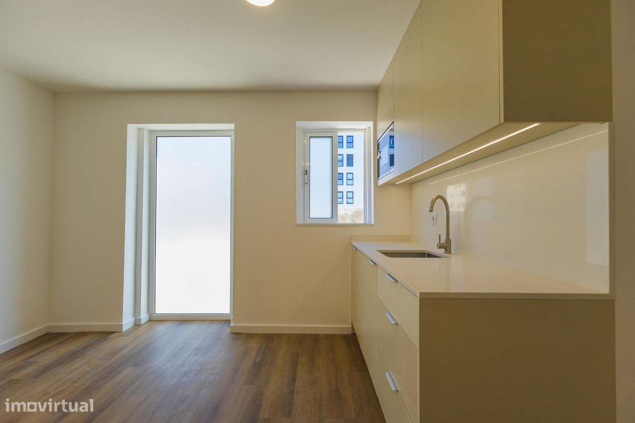 Moradia T1+1 totalmente renovada, junto ao Hospital de São João - Grande imagem: 4/19