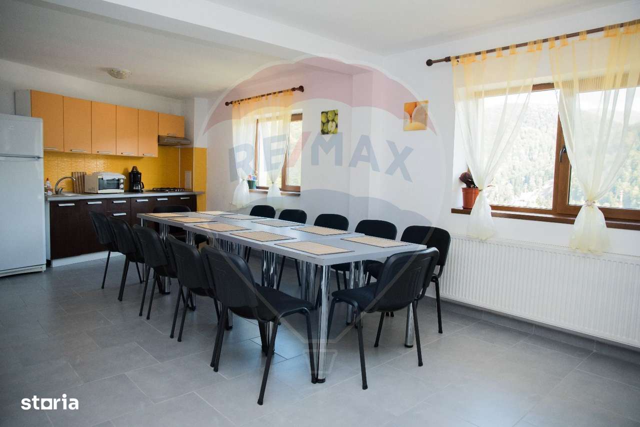 Hotel / Pensiune 3 stele cu 18 camere de vânzare -Busteni - Imagine principală: 3/10