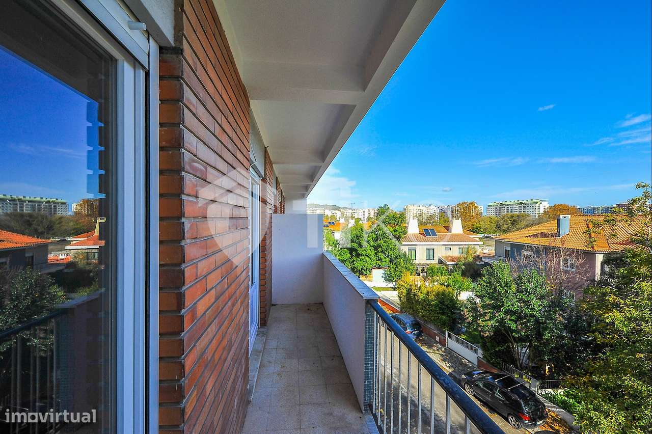 Apartamento T3 renovado no Montalvão, Setúbal-14