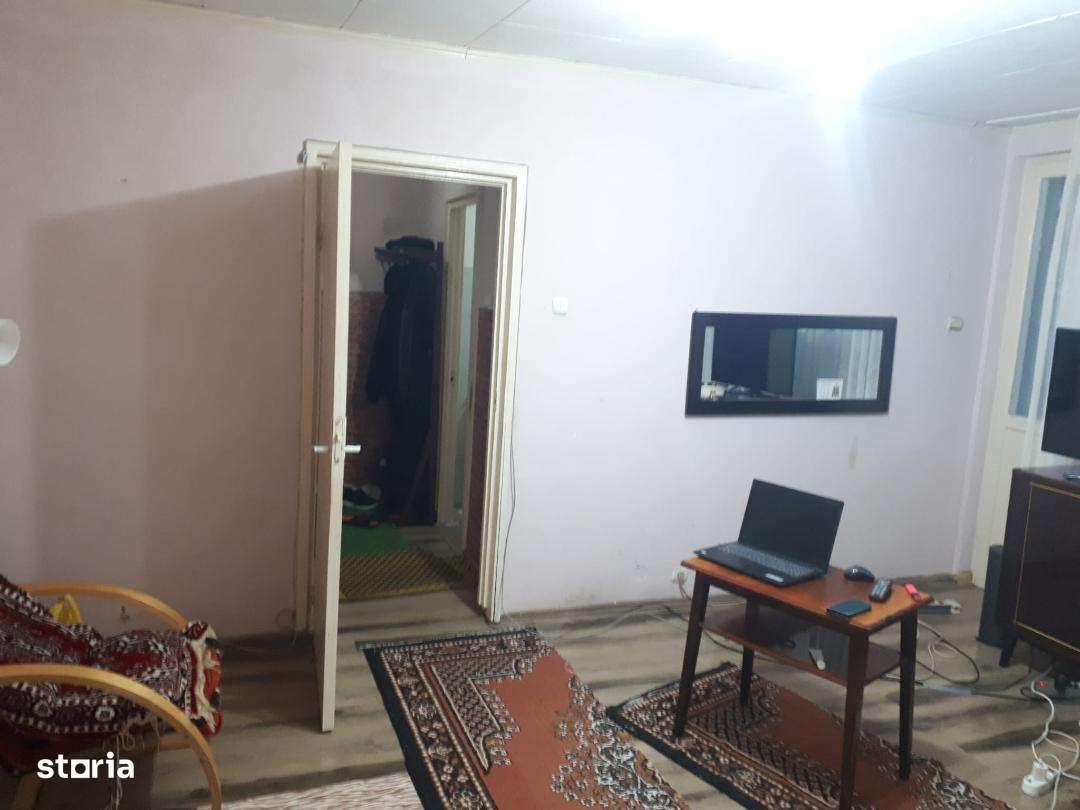 Apartament 2 camere Tiglina3 parter/4 ,centrala ,Balcon 52 000 euro-1