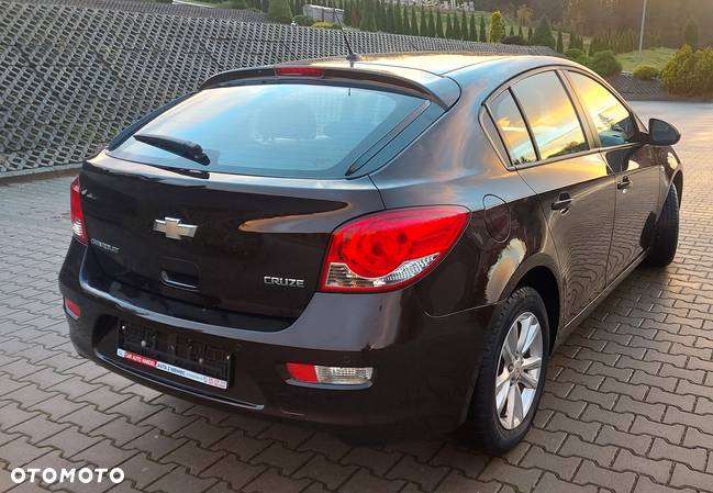 Chevrolet Cruze 1.6 - 10