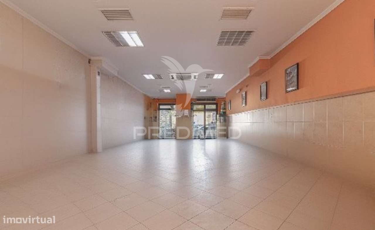 Loja para Arrendamento no  Laranjeiro - Frente à Policia - Grande imagem: 2/14