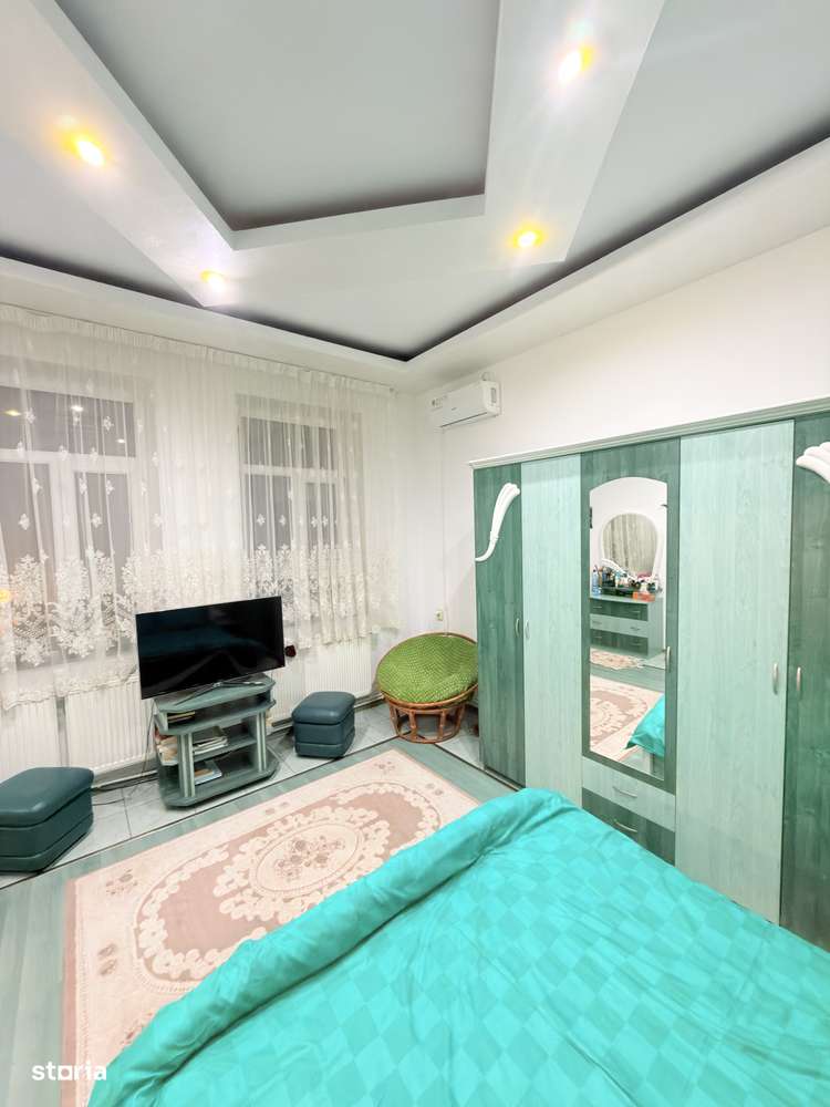 Casa renovata zona Kilometrul 0 - Imagine principală: 3/11