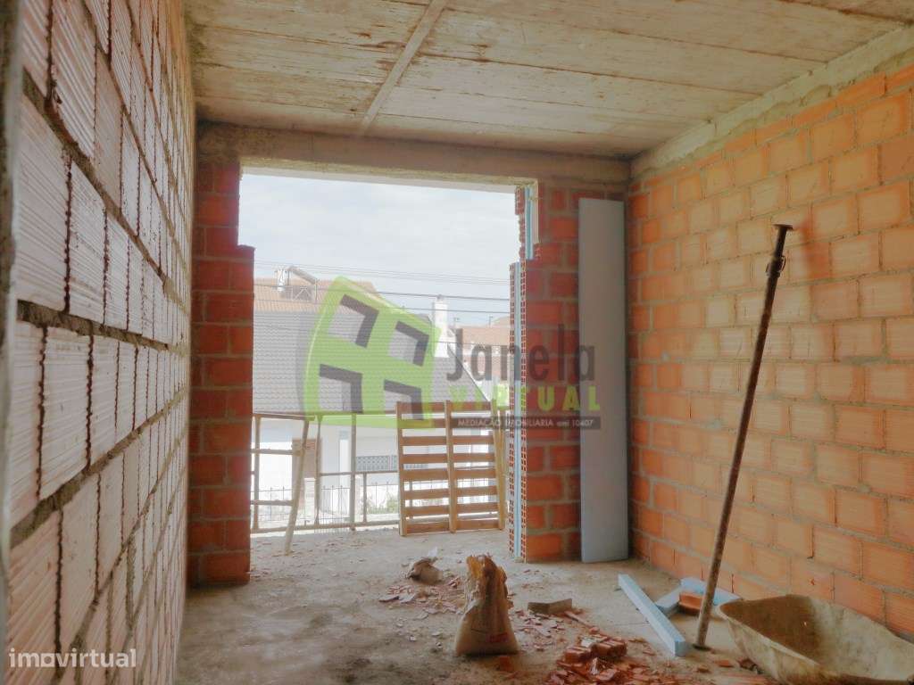 Moradia Geminada T3 em Construção | Fernão Ferro-20