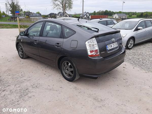 Toyota Prius 1.5 VVT-i Sol - 4