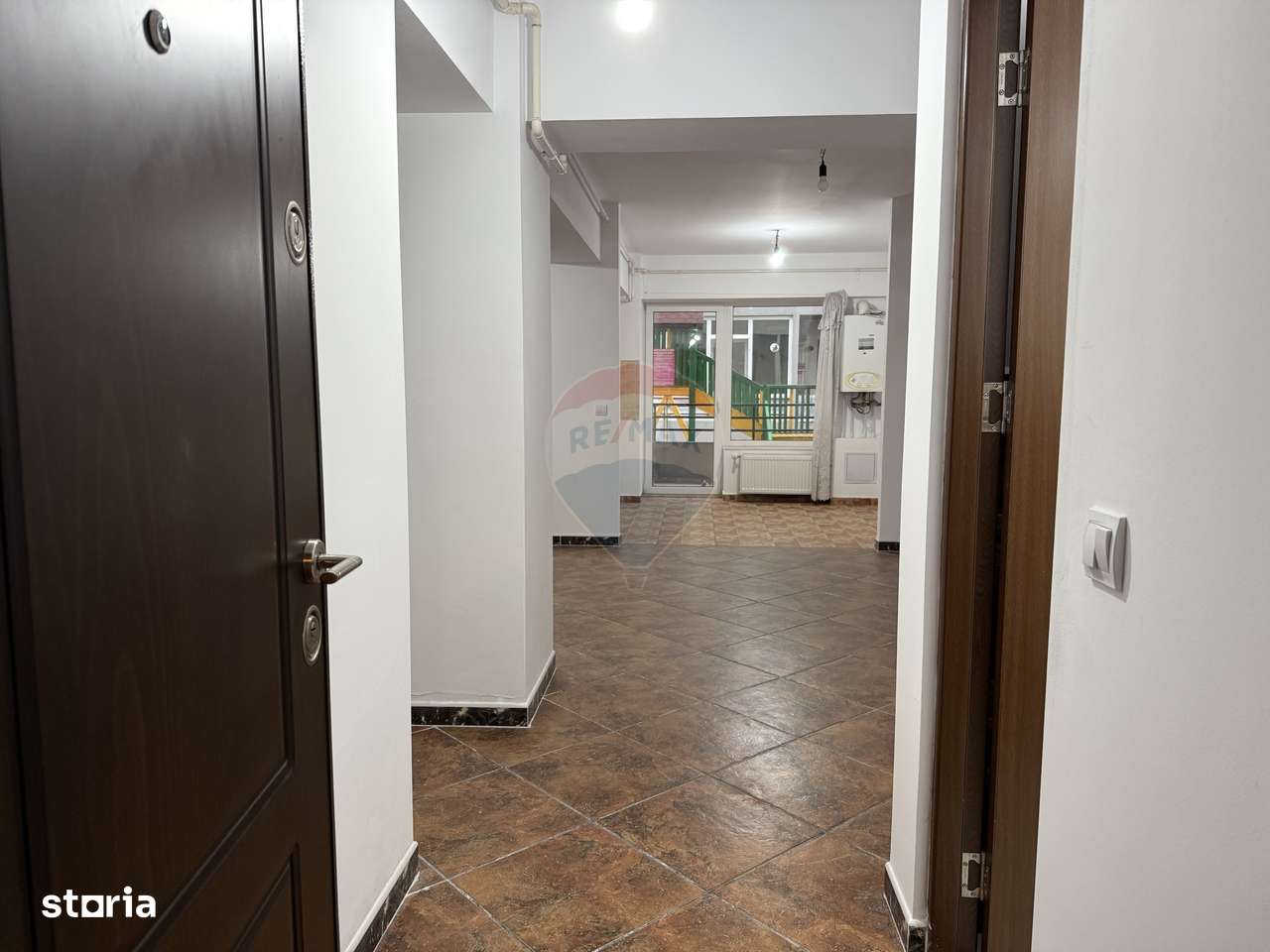 Apartament cu 3 camere de vânzare cu loc de parcare, Calea Bârladului-9