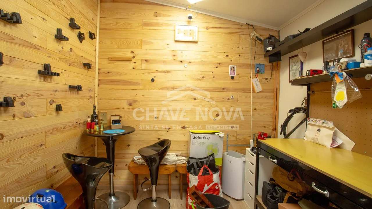 Moradia V3 de quatro frentes - Perosinho-38