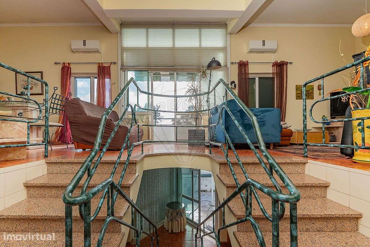 Moradia T5 para venda-8