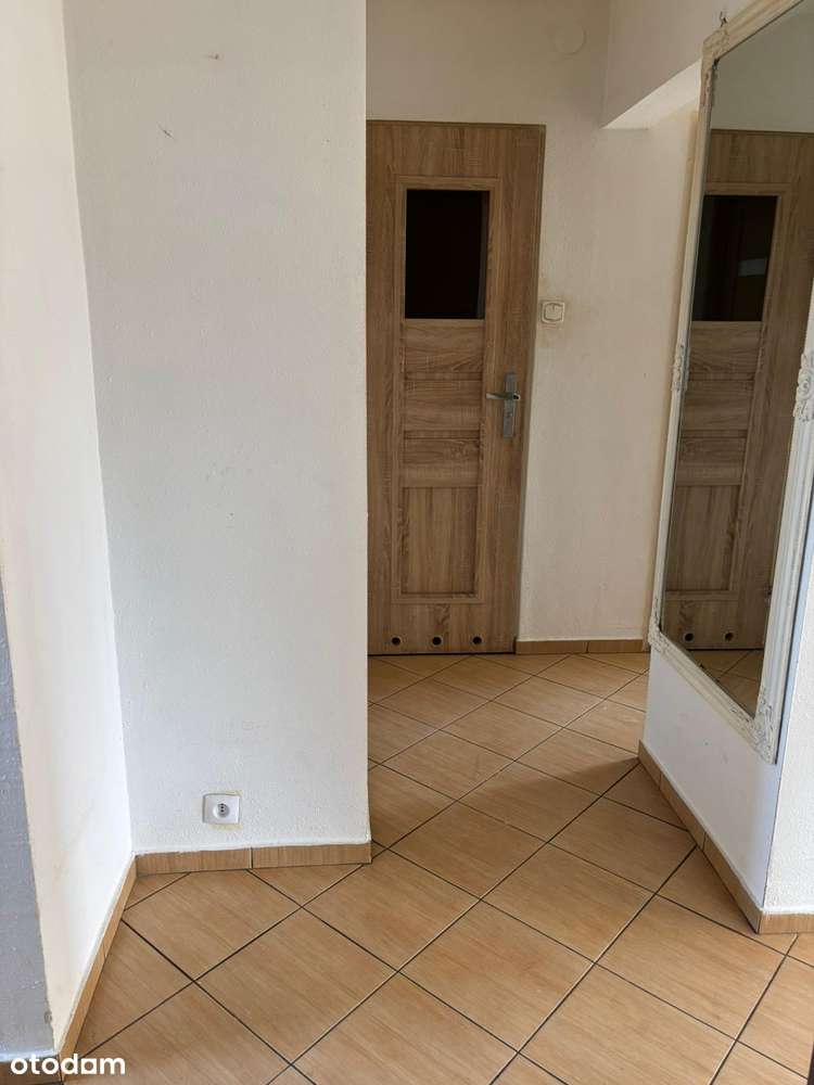 3 pok . balkon oddzielna widna kuchnia dobra lokalizacja-5