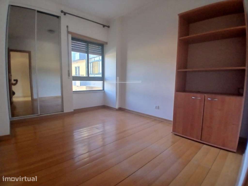 Apartamento T3, com varanda e arrecadação - Feijó-14