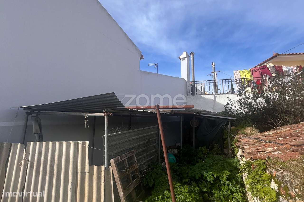Moradia em Ruínas com Terreno em Casainhos – Fanhões - Grande imagem: 2/18