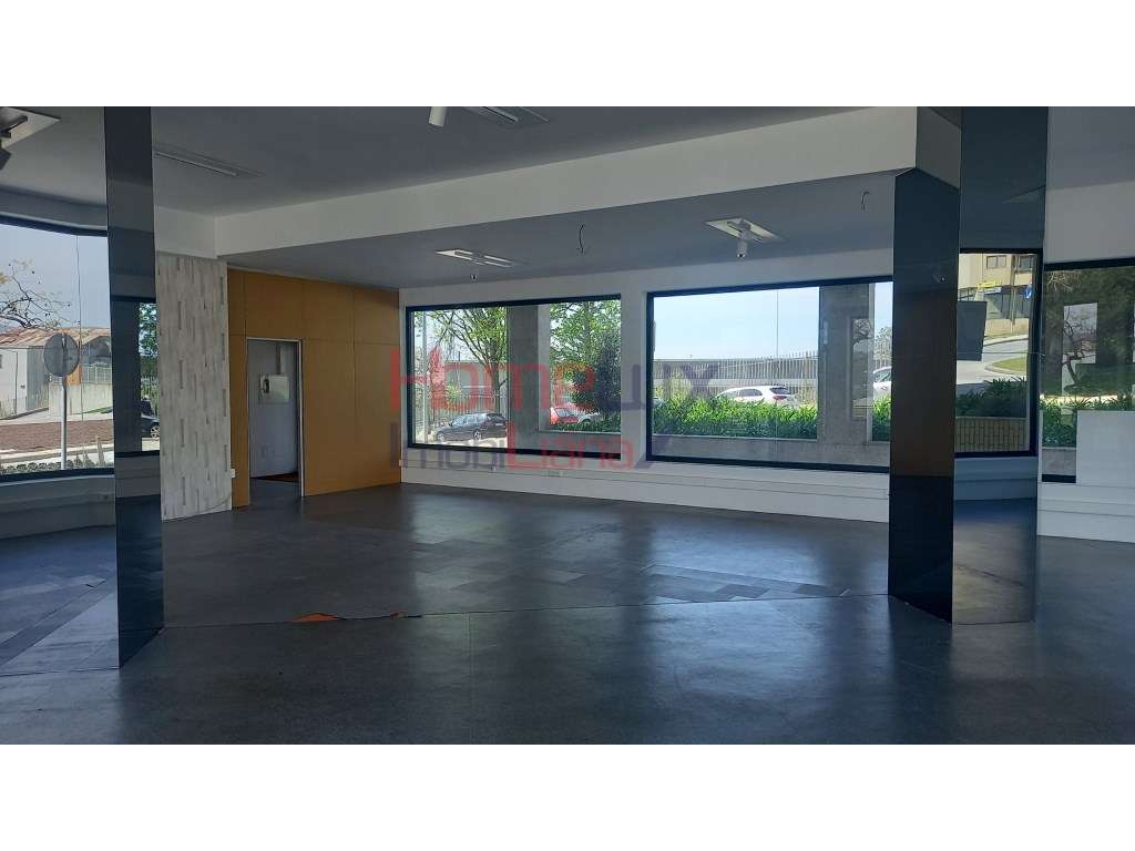 LOJA PARA ARRENDAR EM OLIVEIRA DE AZEMÉIS - Grande imagem: 4/8