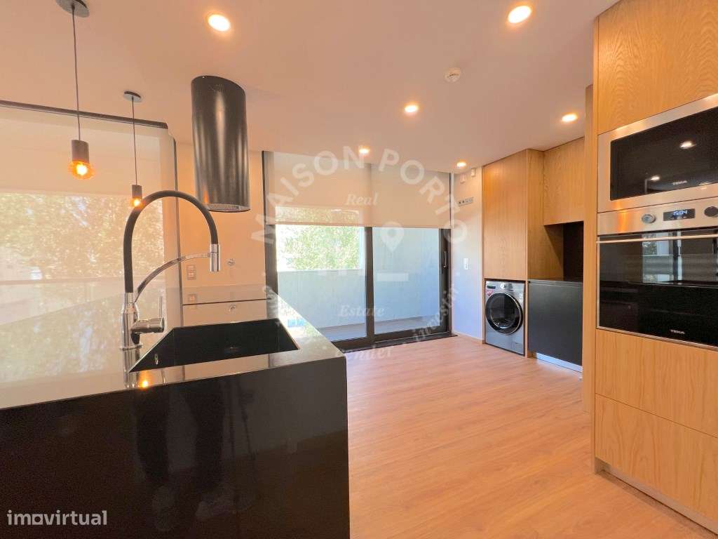 Apartamento T3+1 com Suite, Varandas, 2 Lugares de Estacionamento I... - Grande imagem: 2/36