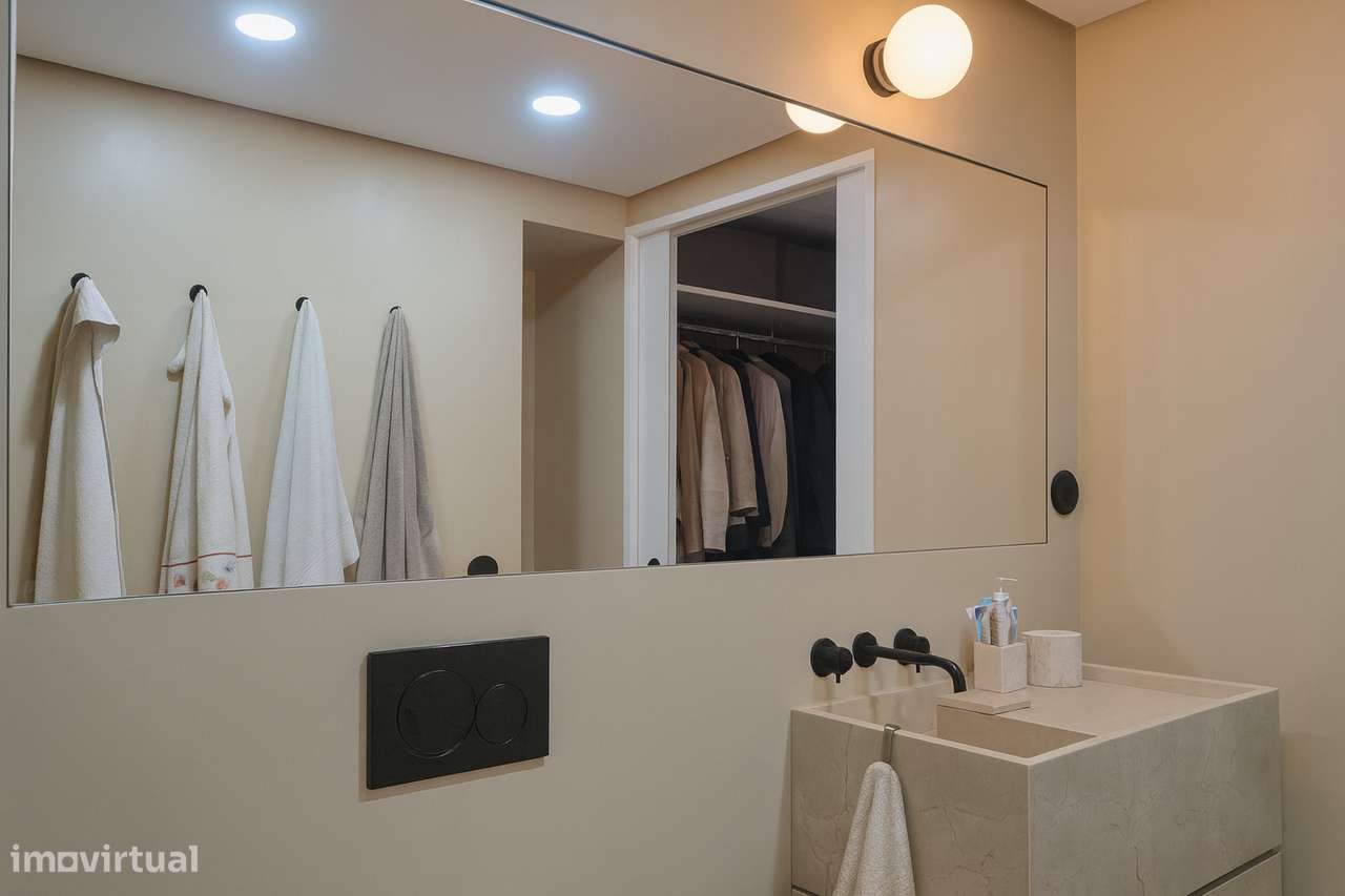 T4 remodelado com terraço - Rua Alexandre Ferreira-24