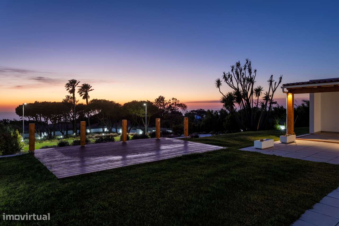 Moradia T6 com Piscina, Vista Mar e Terreno de 3.920 m² | Azoia, Sintr-59