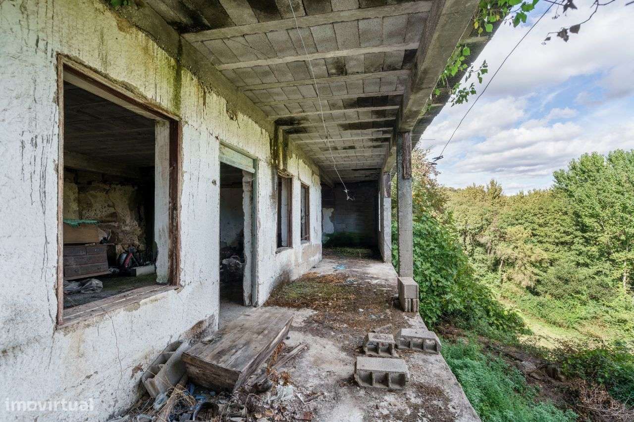 Moradia para restauro em quinta com 1.35Ha - Borbelinha, Adoufe-9